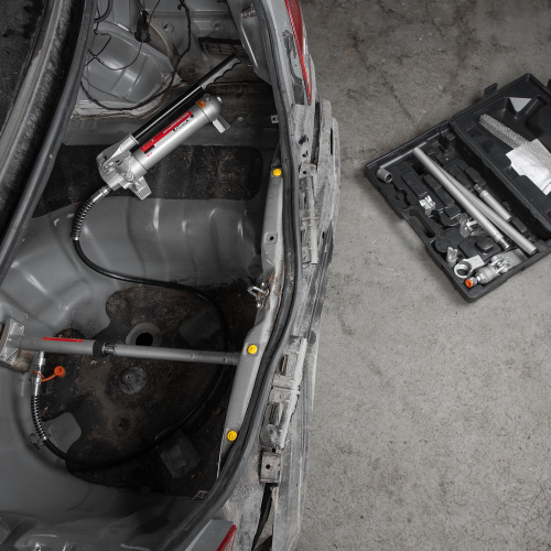 Растяжка гидравлическая, 4 т, набор из 17 предметов, 7 сменных насадок, в пластиковом кейсе Matrix по ценам производителя в Воронеже с доставкой по всей России