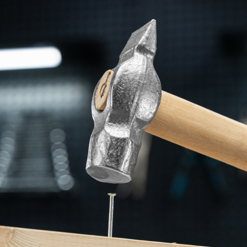 Молоток слесарный, 600 г, круглый боек, деревянная рукоятка по ценам производителя в Воронеже с доставкой по всей России