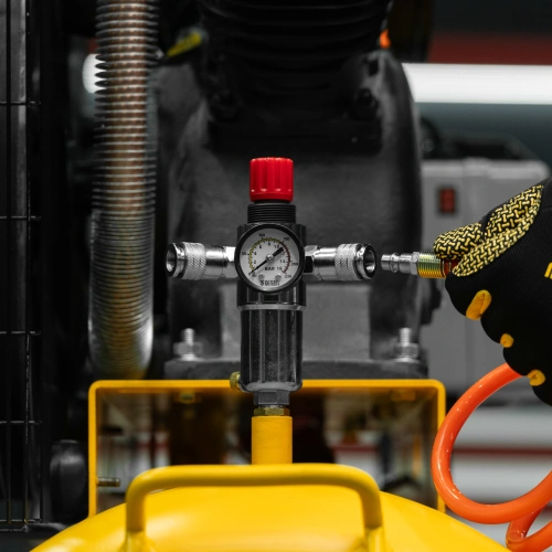 Компрессор воздушный рем. привод BCV 4000-T/200, 4,0 кВт, 200 литров, 690 л/мин Denzel по ценам производителя в Воронеже с доставкой по всей России