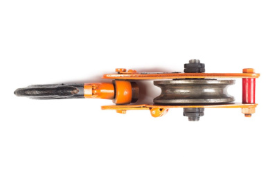 Блок монтажный однорольный с  крюком TOR 1 т с откидной щекой по ценам производителя в Воронеже с доставкой по всей России