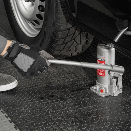 Домкрат гидравлический бутылочный, 5 т, высота подъема 216-413 мм, в пластиковый кейсе Matrix по ценам производителя в Воронеже с доставкой по всей России