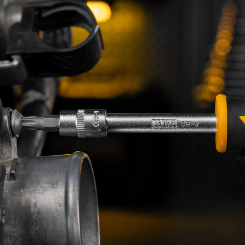 Набор инструментов, 1/2", 1/4", CrV, S2, пластиковый кейс, 82 предмета Denzel по ценам производителя в Воронеже с доставкой по всей России