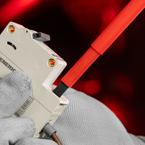 Набор диэлектрических отверток 7 шт, до 1000 В, пробник электрический до 250 В, двухкомпонентные рукоятки Matrix Professional по ценам производителя в Воронеже с доставкой по всей России