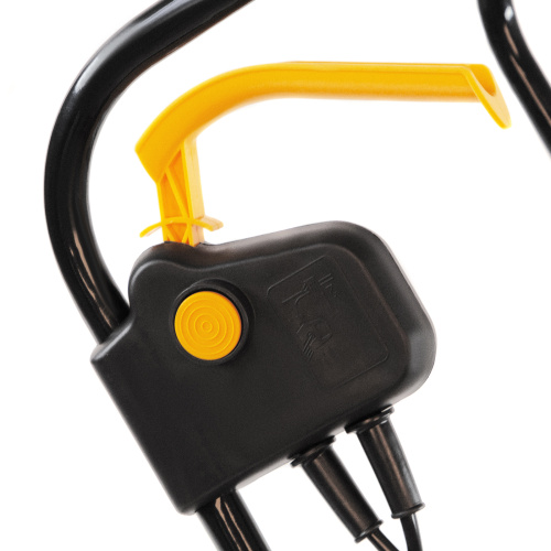 Скарификатор-аэратор  электрический SAE-1500, 1500 Вт, -11/+5 мм, 32 cм Denzel по ценам производителя в Воронеже с доставкой по всей России