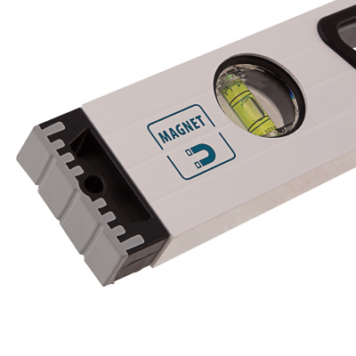 Уровень алюминиевый, 600 мм, усиленный, рукоятки, фрезерованный, 3 глазка, магнитный Gross по ценам производителя в Воронеже с доставкой по всей России