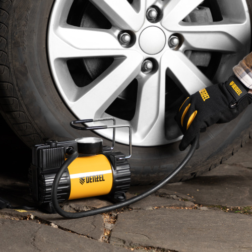 Компрессор автомобильный AC-37, 12 В, 7 атм, 37 л/мин, автомобильный предохранитель Denzel по ценам производителя в Воронеже с доставкой по всей России