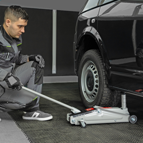 Домкрат гидравлический подкатной, 3 т, высота подъема 150-530 мм Matrix по ценам производителя в Воронеже с доставкой по всей России