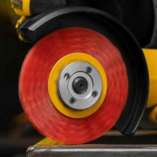 Щетка для УШМ, 100 мм, Плоская, нейлоновая щетина, посадка 22,2 мм Denzel по ценам производителя в Воронеже с доставкой по всей России