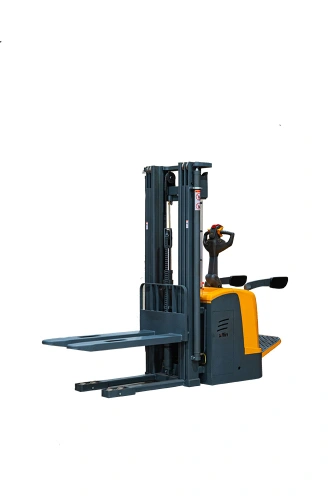 Штабелер самоходный 1,5 т 4,5 м XILIN CDDK15-III 24/200 В/Ач (с платформой) по ценам производителя в Воронеже с доставкой по всей России