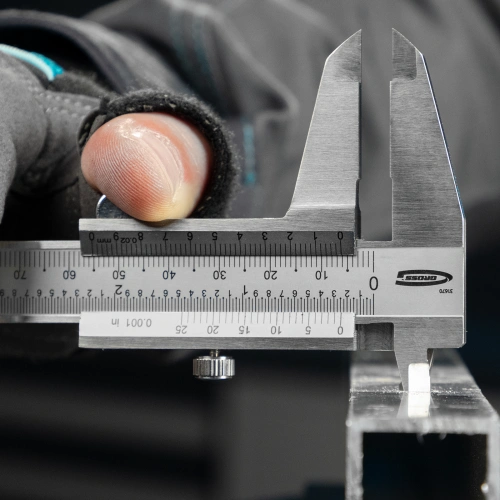 Штангенциркуль, 150 мм, 0.02 мм, нержавеющая сталь, с глубиномером Gross по ценам производителя в Воронеже с доставкой по всей России