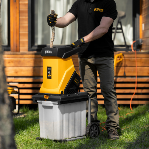 Измельчитель садовый электрический ECS-2700, 2700 Вт, 40 мм Denzel по ценам производителя в Воронеже с доставкой по всей России