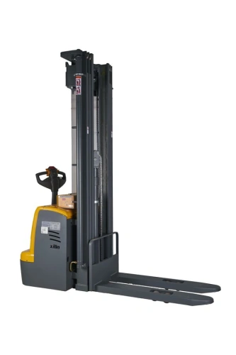 Штабелер самоходный 1,5 т 5,6 м XILIN CDDR15-III 24/200 В/Ач (сопровождаемый) по ценам производителя в Воронеже с доставкой по всей России