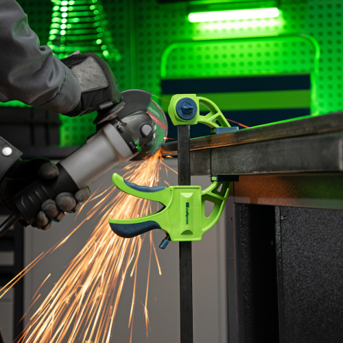 Струбцина F-образная, быстрозажимная, 450 х 70 х 660 мм, пластиковый корпус, фиксатор, двухкомпонентная рукоятка Сибртех по ценам производителя в Воронеже с доставкой по всей России