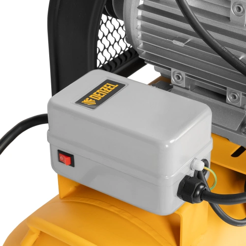 Компрессор воздушный BCW3000-T/100, ременный привод, 3.0 кВт, 100 литров, 520 л/мин Denzel по ценам производителя в Воронеже с доставкой по всей России