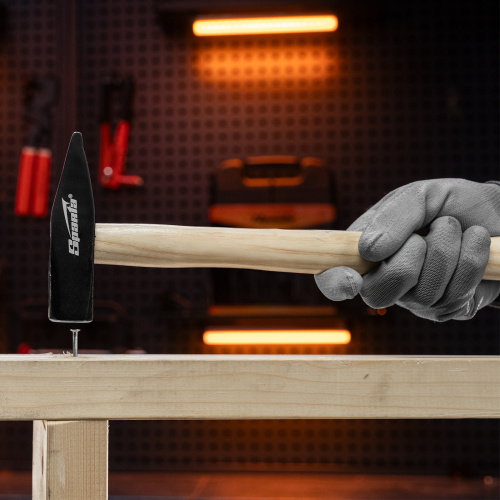 Молоток слесарный, 600 г, квадратный боек, деревянная рукоятка Sparta по ценам производителя в Воронеже с доставкой по всей России