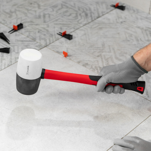 Киянка резиновая, 910 г, черно-белая резина, фибергласовая рукоятка Matrix по ценам производителя в Воронеже с доставкой по всей России