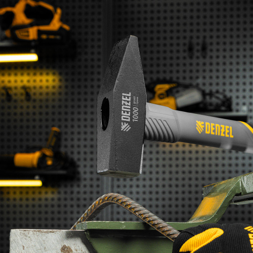 Молоток слесарный, 1000 г, кованый, фибергласовая рукоятка c TPR покрытием Denzel по ценам производителя в Воронеже с доставкой по всей России