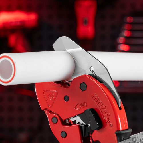 Ножницы для резки изделий из ПВХ, D до 42 мм, обрезиненная опорная рукоятка, порошковое покрытие рукояток Matrix по ценам производителя в Воронеже с доставкой по всей России