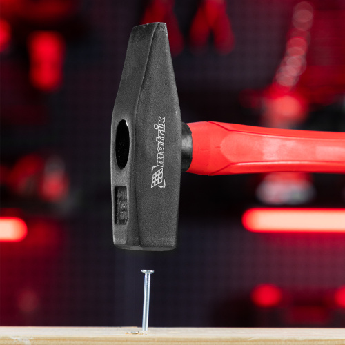 Молоток слесарный optimal, 600 г, фибергласовая обрезиненная рукоятка, квадратный боек Matrix по ценам производителя в Воронеже с доставкой по всей России