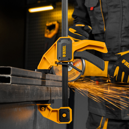 Струбцина F-образная, быстрозажимная, 600 х 80 мм, усиленный нейлоновый корпус Denzel по ценам производителя в Воронеже с доставкой по всей России