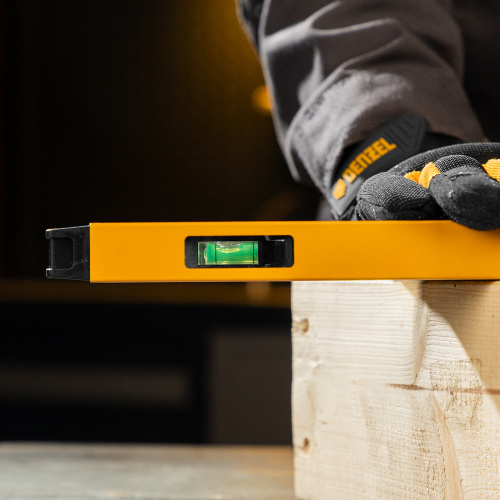 Уровень алюминиевый, магнит., фрезерованный, 3 глазка (1 зеркал.) 0,5 мм/м, 400 мм Denzel по ценам производителя в Воронеже с доставкой по всей России