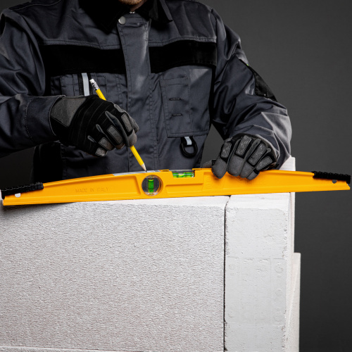 Уровень литой, 600 мм, 2 глазка, ударные площадки Denzel по ценам производителя в Воронеже с доставкой по всей России