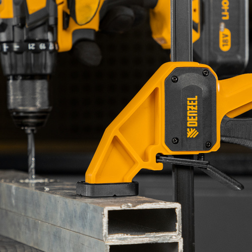 Струбцина F-образная, быстрозажимная, 450 х 80 мм, усиленный нейлоновый корпус Denzel по ценам производителя в Воронеже с доставкой по всей России