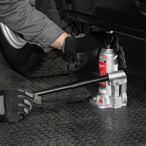 Домкрат гидравлический бутылочный, 4 т, высота подъема 194-372 мм, в пластиковый кейсе Matrix по ценам производителя в Воронеже с доставкой по всей России