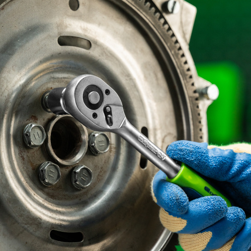 Ключ-трещотка 3/8", 45 зубьев, с быстрым сбросом, матовый хром Сибртех по ценам производителя в Воронеже с доставкой по всей России