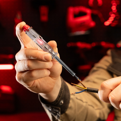 Набор диэлектрических отверток 7 шт, до 1000 В, пробник электрический до 250 В, двухкомпонентные рукоятки Matrix Professional по ценам производителя в Воронеже с доставкой по всей России