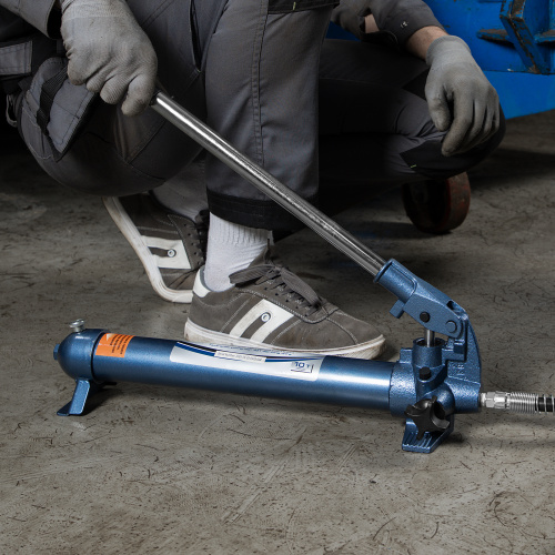 Растяжка гидравлическая, 10 т, набор из 17 предметов, 7 сменных насадок, в пластиковом кейсе Stels по ценам производителя в Воронеже с доставкой по всей России